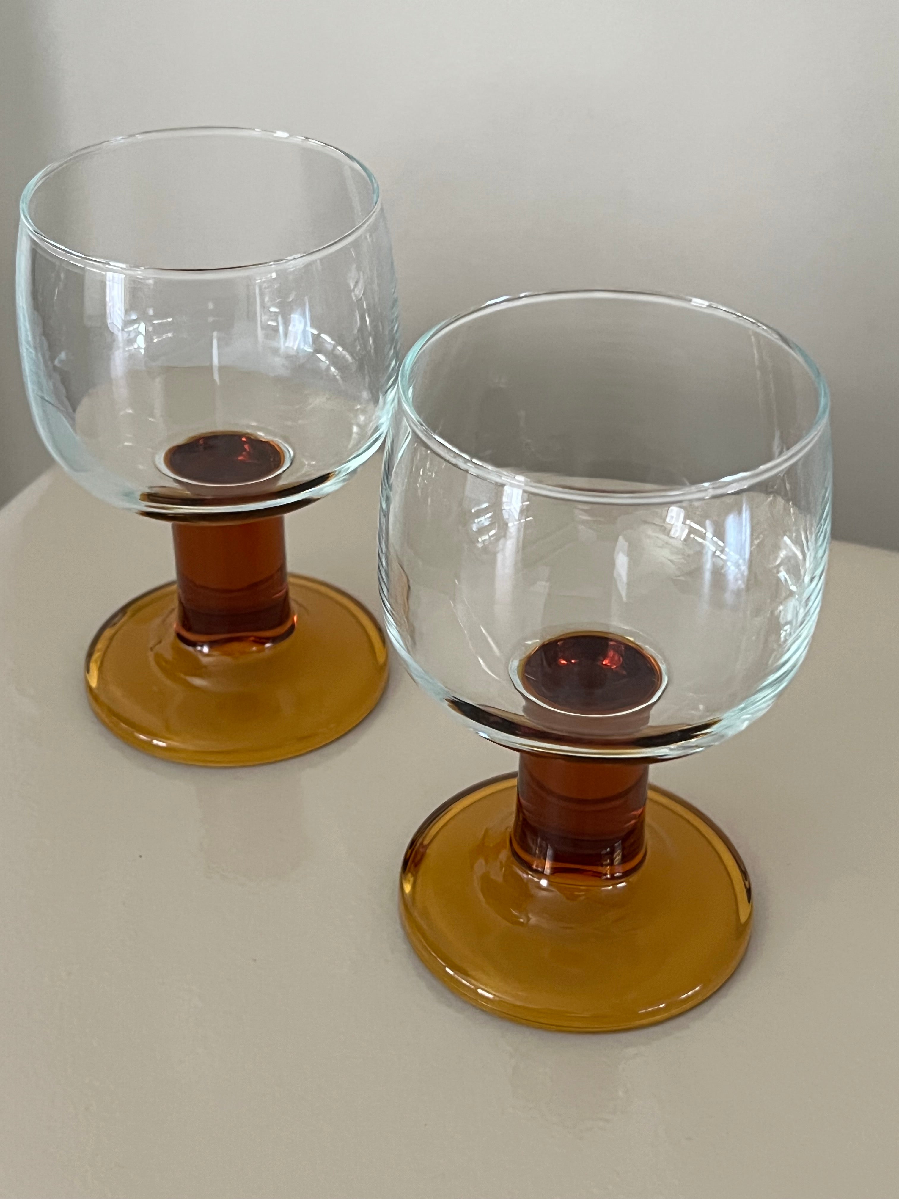 Verre sur pied ambrée